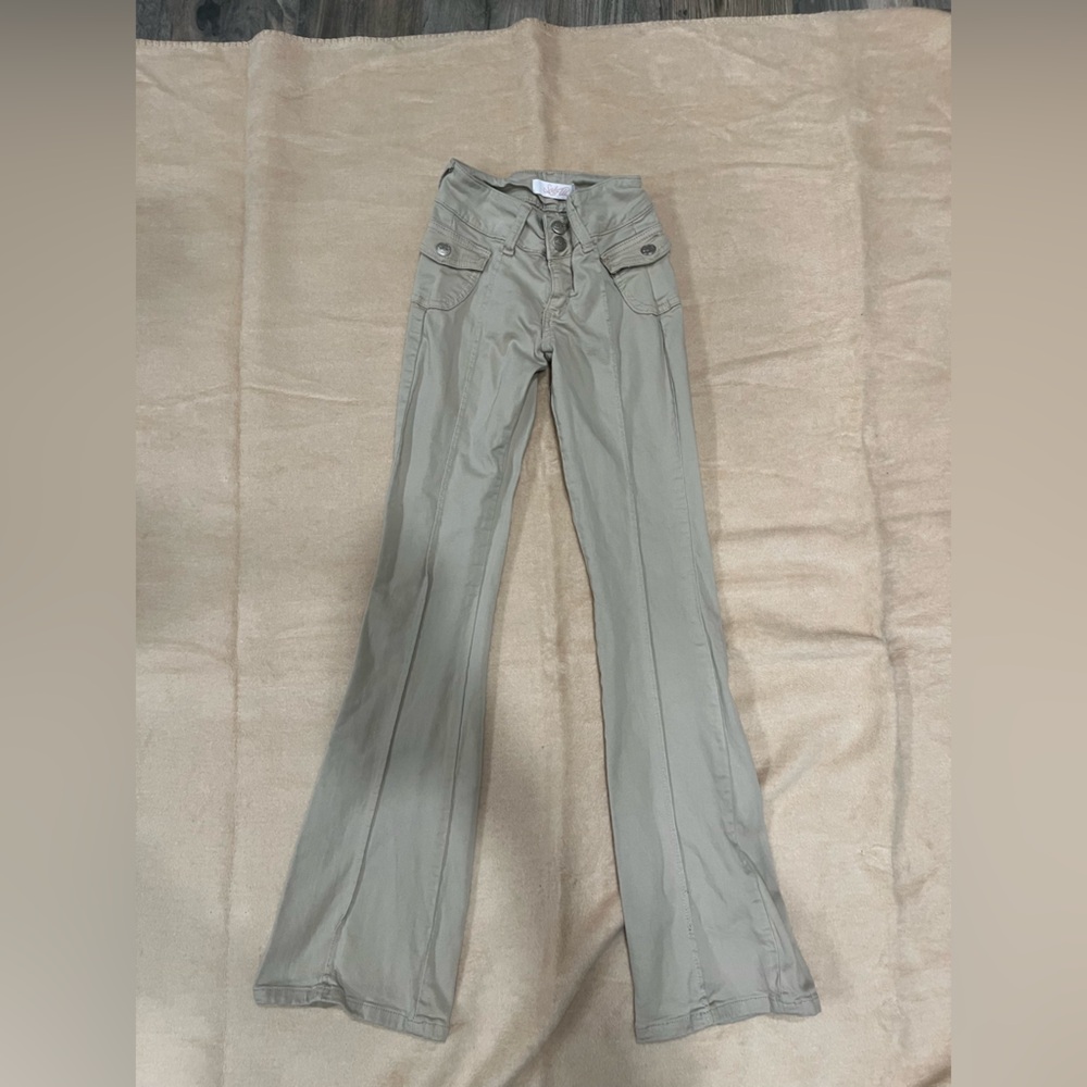 Solo Tu Khaki Buttoned Pants✨